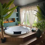 Hors Du Temps - Romantiques Homestay szállás